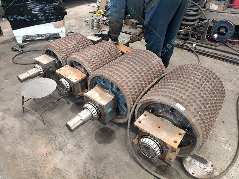 焦炭破碎粒度不達標？狼牙輥的 “齒形優化” 如何解決問題？