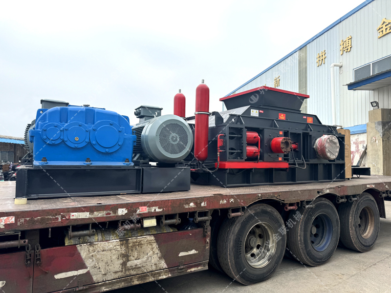 對(duì)輥制砂機(jī)在河卵石生產(chǎn)線中，如何與給料機(jī)、顎破協(xié)同？