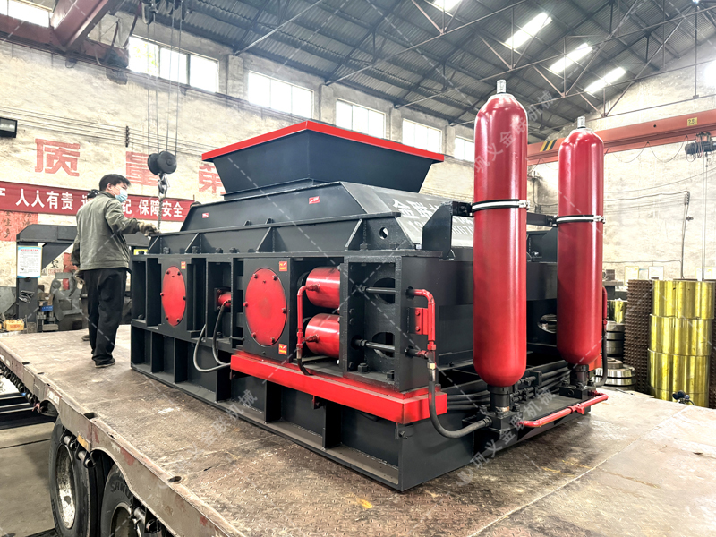 低轉速高壓力對輥制砂機，憑什么成為高品質機制砂的 “粒形守護神”？